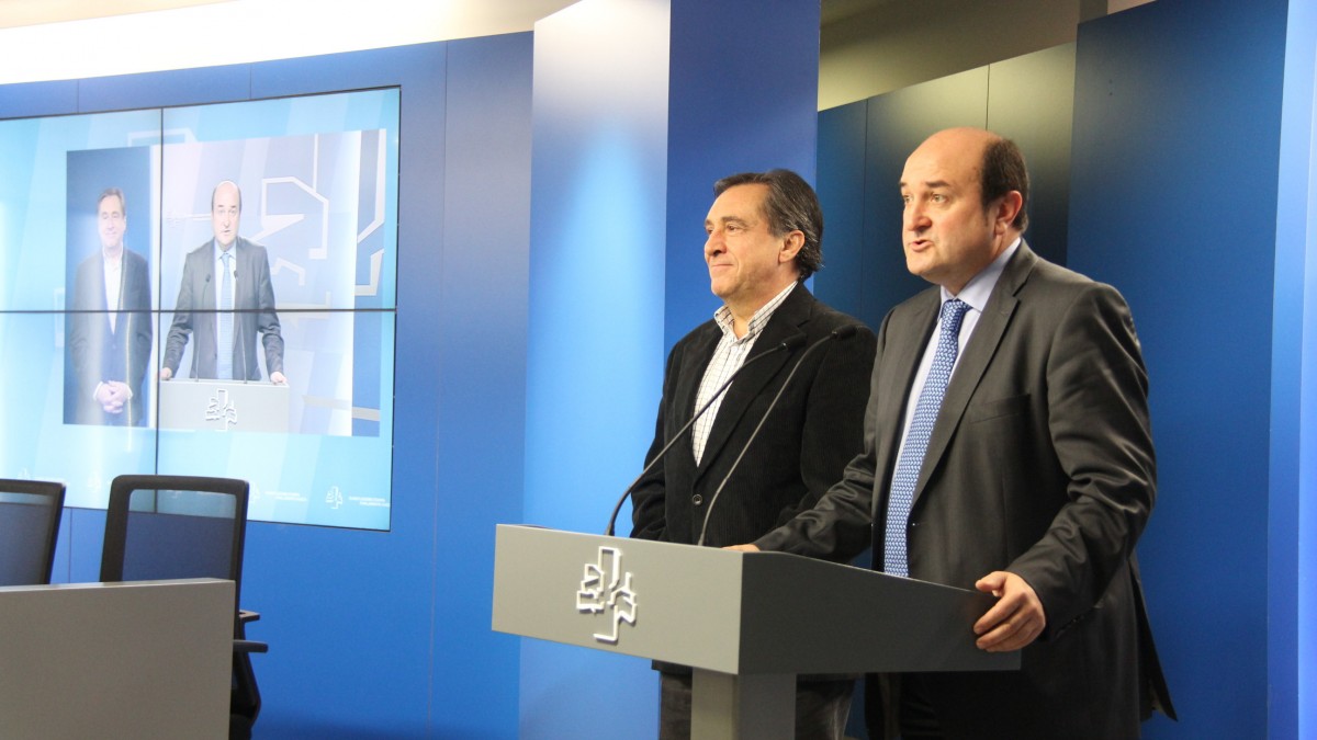 Rueda de prensa Andoni Ortuzar en el Parlamento Vasco 