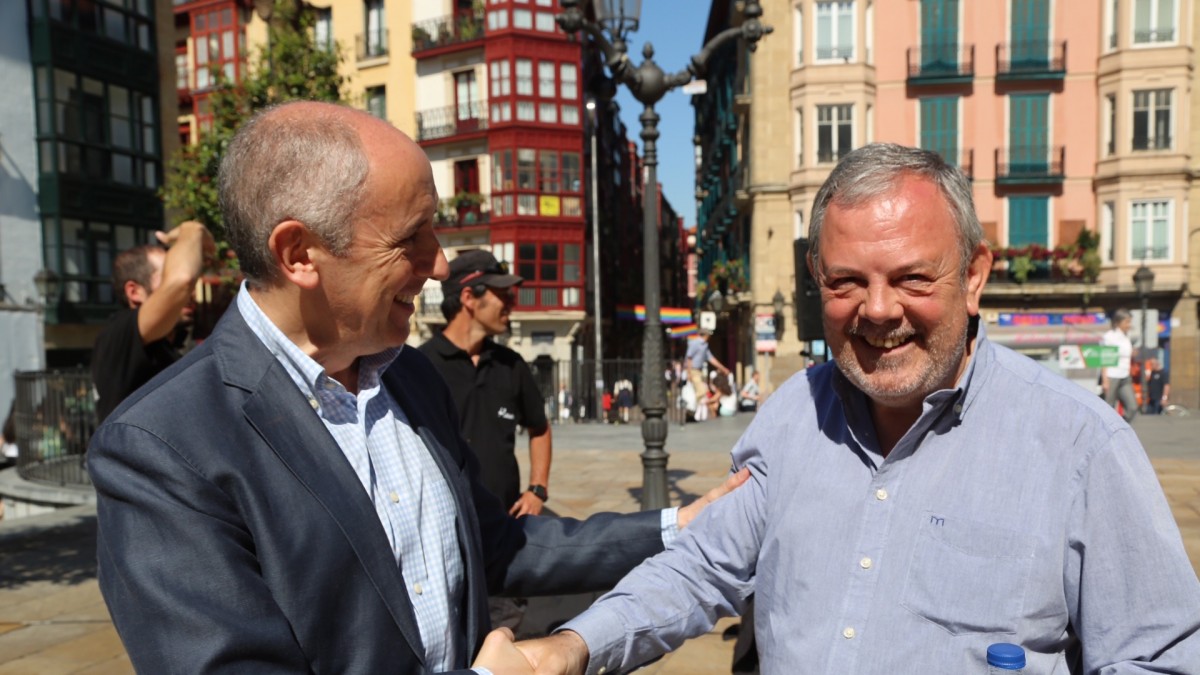 Pedro Azpiazu - Erakundeen arteko harremanak