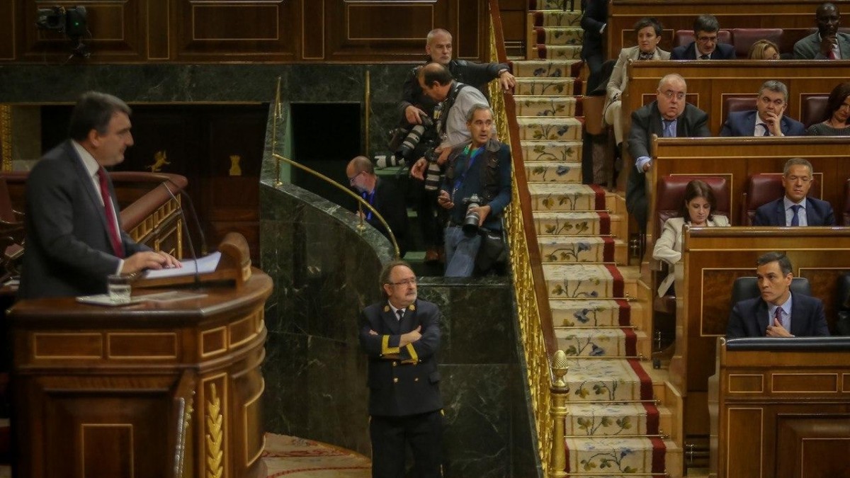 Aitor Esteban en el Pleno de investidura