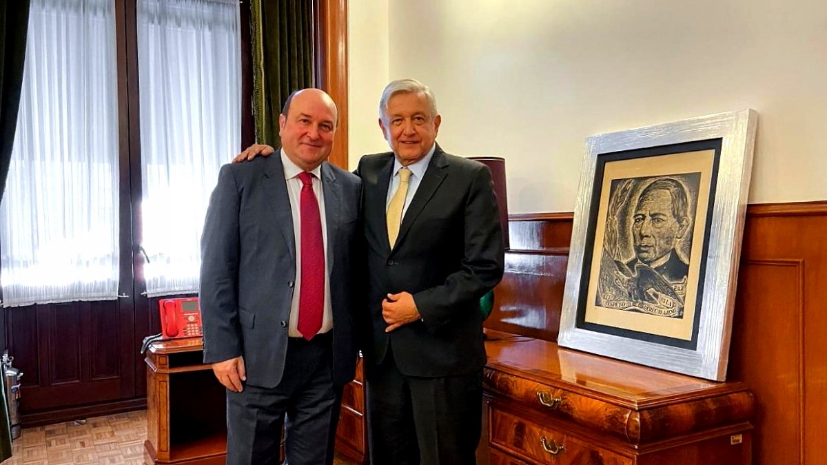 Andrés Manuel López Obrador, presidente de México, recibe a Andoni Ortuzar