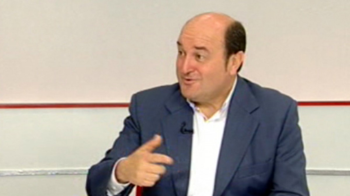 Andoni Ortuzar en el programa La Tribuna de Telebilbao