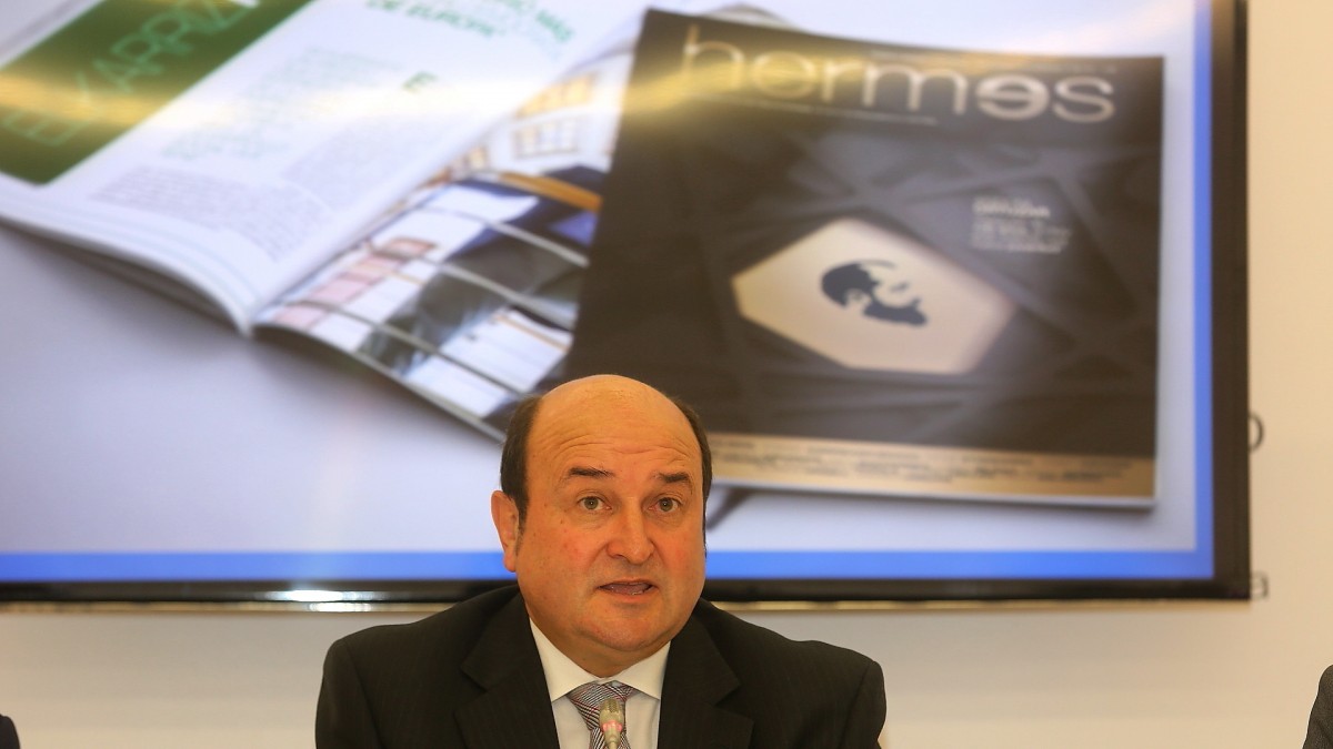 Ortuzarrek Hermes aldizkariaren 50. zenbakia  aurkezten du
