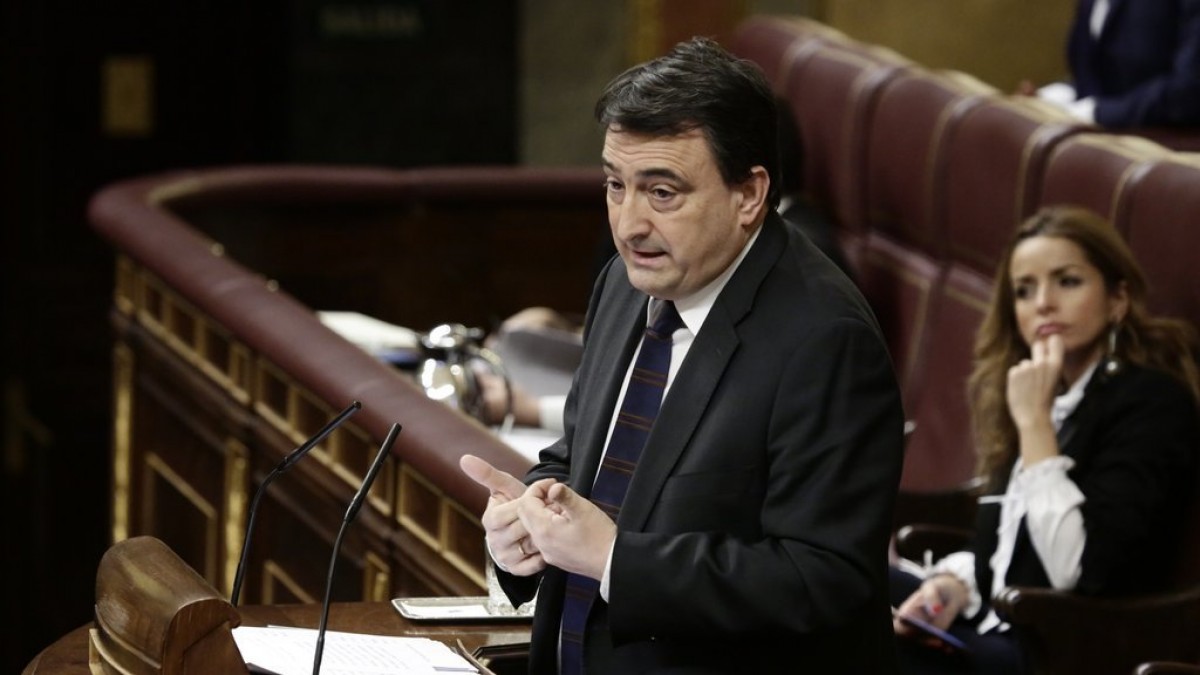 Aitor Estebanek Sánchezi: “PSOEk ez du Euskadirekiko ezertan ere hitzeman”