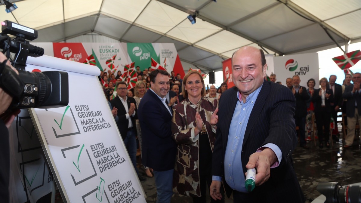 Ortuzar denuncia que Euskadi solo salió a colación en el debate a cuatro “como trofeo electoral”