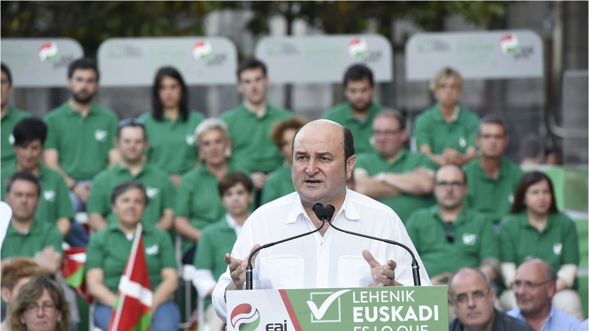 Ortuzarrek euskal hiritarrei ohartarazi die Espainiako lau alderdien estrategiak “hirugarren hauteskundeetara” garamatzala