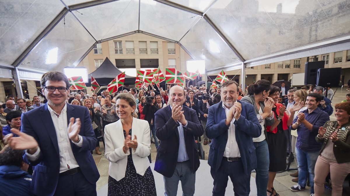 Ortuzarrek bere eta EAJ-PNVren gain hartu ditu Urkulluk gaur goizean Vitoria-Gasteizekin hartu dituen konpromisoak