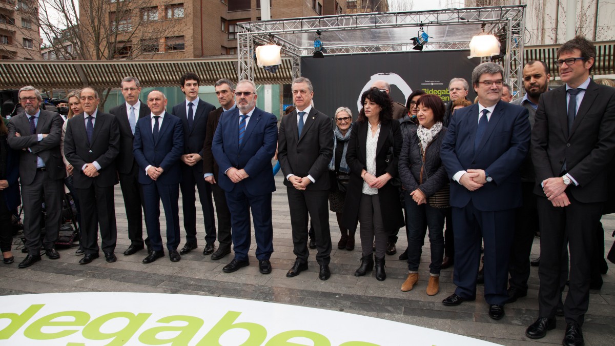 Atutxa, Egibar eta Suso izan dira Bilbon Terrorismoaren Biktimen Europako Eguna gogoratzeko egin den ekitaldian parte hartu duen EAJ-PNVren ordezkaritzako buruak
