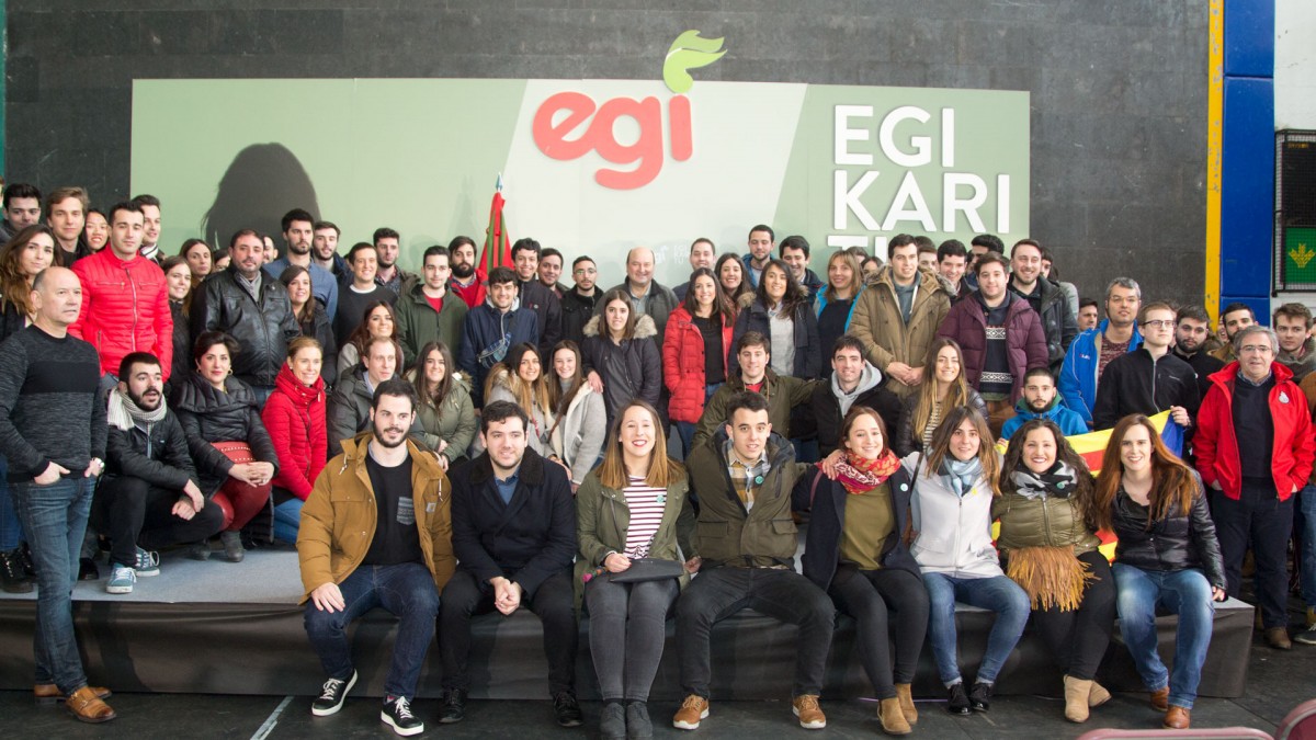 Ortuzarrek euskal gazteria animatu du “Euskadiren alde bustitzera”, “euskal aberriaren oraina eraikitzeko eta etorkizuna aldatzeko”
