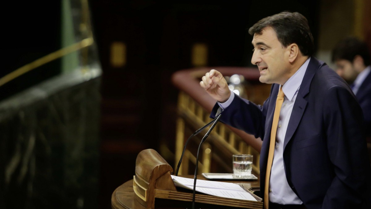 Aitor Estebanek Europako ametsa apurtzeko arriskuaz ohartarazi du: “erasoaldi honekin etor daitezke populismoaren gorakada eta EBren baloreen porrota”