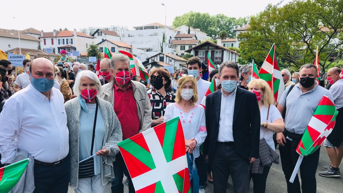 “Erabat bidezkoa da Frantziako Estatuan euskara aitortua, errespetatua eta sustatua izan dadila erreklamatzea” 