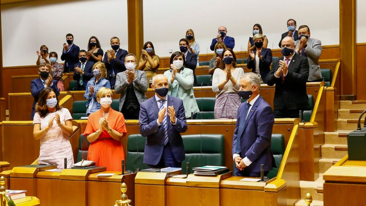 Pandemiaren aurkako borroka eraginkorra, gizarte-zerbitzuak indartzea eta ekonomia eta enplegua suspertzea, legealdiaren lehen urteko mugarriak