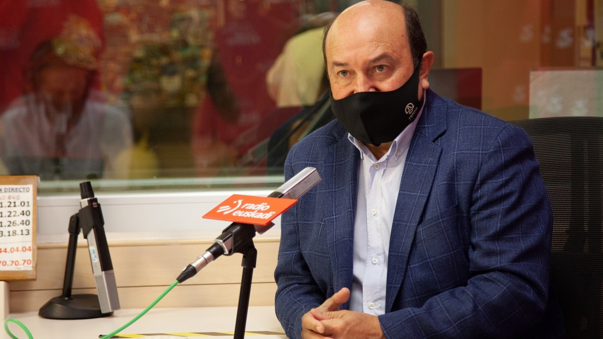 Ortuzar: “Casado se ha acercado más a Orbán que a Merkel, lleva al Partido Popular a la extrema derecha”