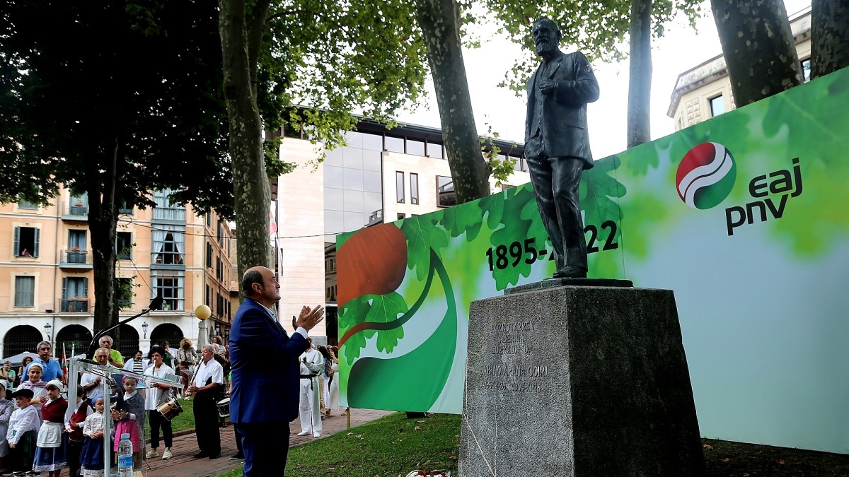 EAJ-PNVrengan konfiantza izateko mezua luzatu dio Ortuzarrek euskal hiritargoari: “Aurpegia emango dugu eta Herri hau babestuko dugu bizitzea tokatu zaigun une historiko latz honetan”