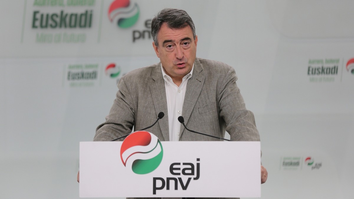 EAJ-PNVk “harrigarri” eta “ez oso justifikagarri” jo du Pedro Sánchezek hauteskunde deialdia aurreratu izana