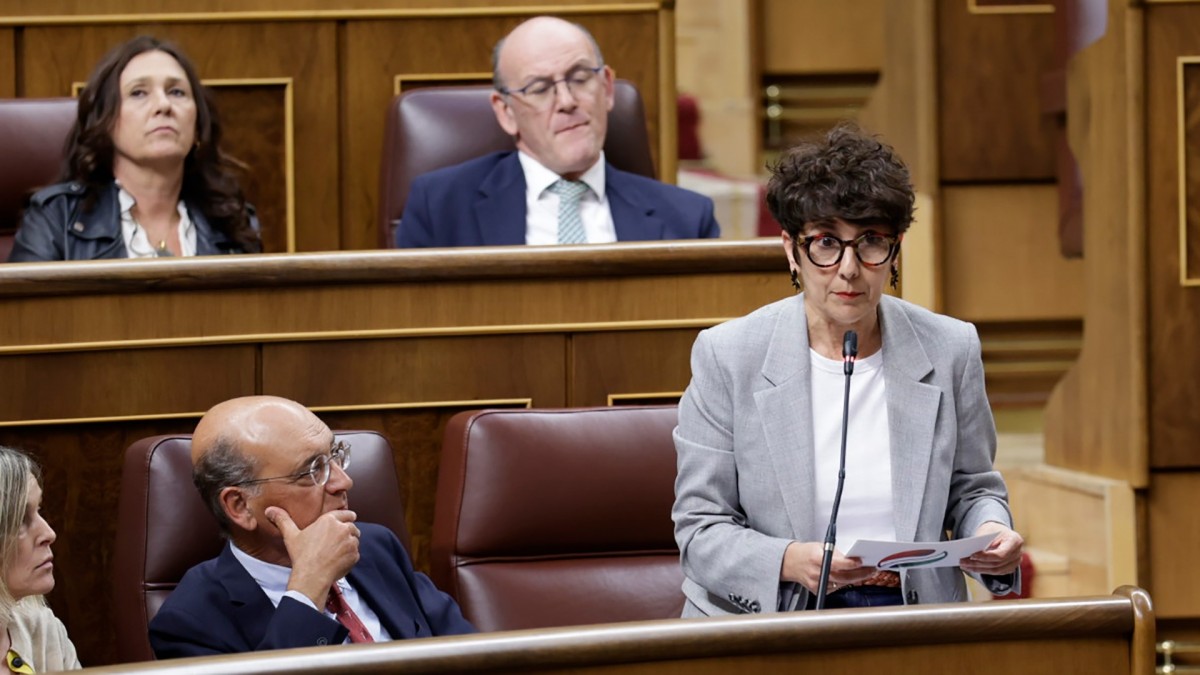 Vaquero anuncia ante Sánchez la presentación de una iniciativa para que el Tribunal Constitucional sea el último órgano que decida sobre las cuestiones competenciales