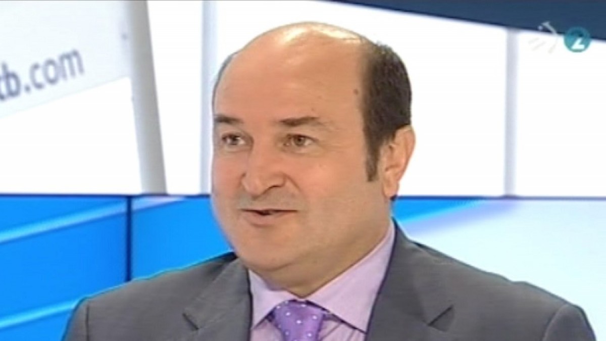 Andoni Ortuzar ETB2ko 