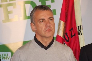 Iñigo Urkullu Gasteiz erdialdeko batzokiaren berrinagurazioa