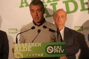 Iñigo Urkullu en la reinauguración del Batzoki de Gasteiz erdialde