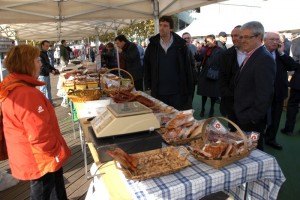 Urkullu y las candidaturas de Araba en el Mercado de Abastos de Gasteiz