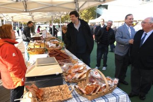 Urkullu y las candidaturas de Araba en el Mercado de Abastos de Gasteiz