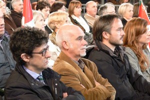Arantxa Tapia y Joseba Egibar en el acto político de la plaza Gaskuña del Antiguo