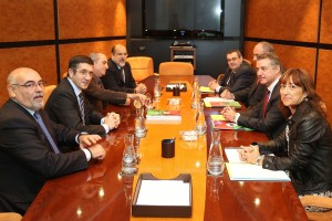 Alderdien delegazioekin bilerak