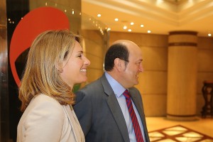 Encuentro entre Andoni Ortuzar y Arantza Quiroga en Sabin Etxea