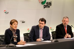 Arantxa Tapìa, Aitor Esteban y Pedro Azpiazu sobre la reforma energética