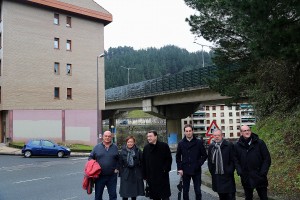  El Grupo vasco junto con el Alcalde de Ugao Miraballes Ekaitz Mentxaka