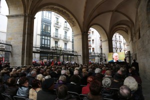 Milaka bilbotarrek agur esan diote Iñaki Azkuna 'munduko alkaterik onenari'