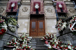 Miles de bilbaínos dan su último 'agur' a Iñaki Azkuna, el 'mejor alcalde del mundo'