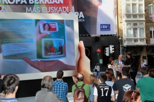 EAJ-PNV presenta un “folleto mágico” para la campaña de las Elecciones Europeas