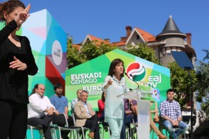 Izaskun Bilbaok “ Letra larriz idatzitako Demokrazia exijitzen du”