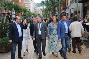 Izaskun Bilbao, Iñigo Urkullu, Andoni Ortuzar en el mitin de Barakaldo