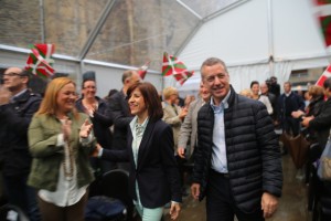 Izaskun Bilbao, Iñigo Urkullu, Andoni Ortuzar Eibarreko ekitaldian