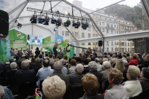 Izaskun Bilbao, Iñigo Urkullu, Andoni Ortuzar Eibarko ekitaldian