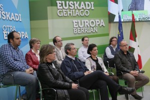 Izaskun Bilbao, Iñigo Urkullu, Andoni Ortuzar Eibarko ekitaldian