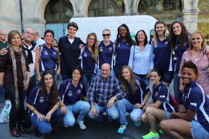 Ortuzar y Atutxa junto con otros miembros del EBB y Maria Uribe en el último lunes de Gernika