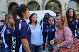 Ortuzar y Atutxa junto con otros miembros del EBB y Maria Uribe en el último lunes de Gernika
