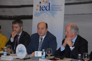 Mugazgaindiko lankidetza adituekin topaketa