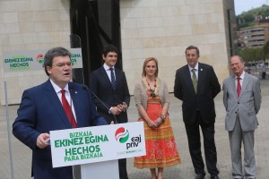 Rementeria y Aburto refuerzan el compromiso entre Bilbao y Bizkaia con un nuevo pacto de titanio