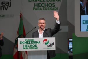 Basauriko mitina - Andoni Busquet Unai Rementeria Iñigo Urkullu Andoni Ortuzar