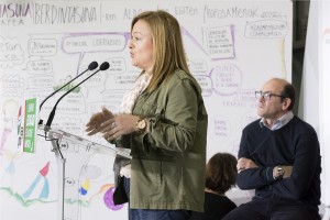 Acto sobre Igualdad - Tolosa - Joseba Agirretxea y M Eugenia Iparragirre