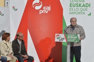 Mitina Agurainen - Almudena Otaola, Mikel Legarda eta Andoni Ortuzar