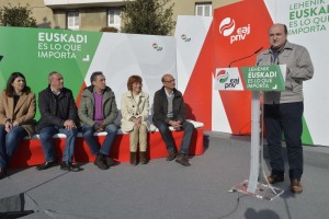 Mitina Agurainen - Almudena Otaola, Mikel Legarda eta Andoni Ortuzar