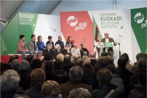 Mitina Eibarren - Andoni Ortuzar, Joseba Agirretxea eta María Eugenia Iparragirre