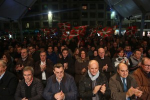 Mitin en Zornotza - Aitor Esteban y Andoni Ortuzar