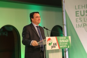 Aitor Esteban - Encuentro con la sociedad vizcaína