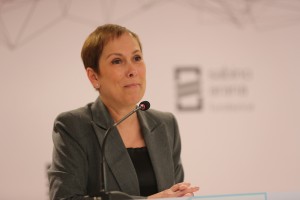 Uxue Barkos en la Fundación Sabino Arana