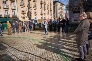 Manifiesto ante el monumento a los Fueros
